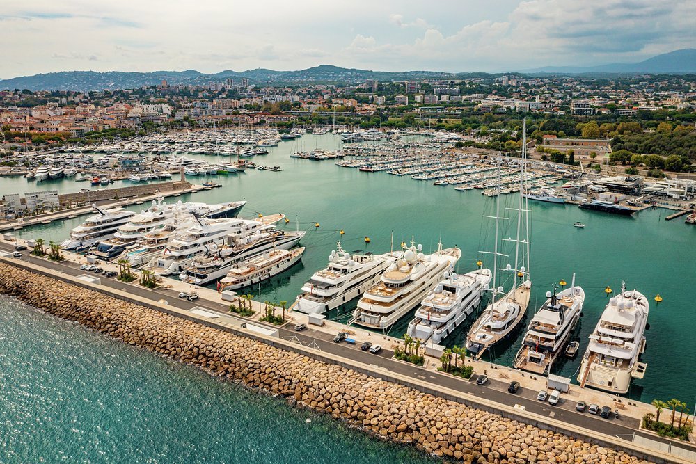 International Yacht Club d'Antibes is accessible by helicopter