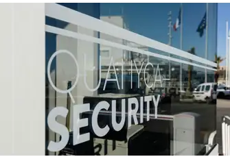 Access to the Quai is restricted to berth holders, their guests, crew and any yachting services required by owners