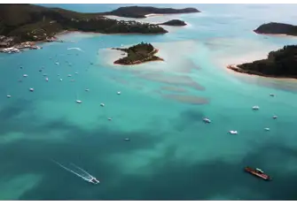 The Whitsundays Islands are the best for island hopping 