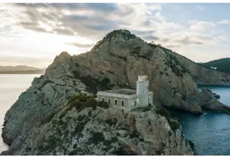 Visit the Faro de Punta Grossa in Ibiza 