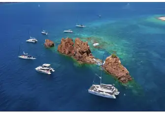 Just north of the entrance to The Bight is The Indians, where you can snorkel with turtles