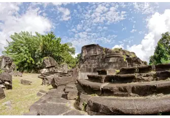 Visit the Saint-Pierre church ruins on your hike or mountain bike ride