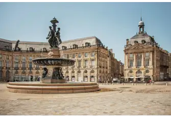Take full advantage of your time in Bordeaux and go visit the Place de la Bourse