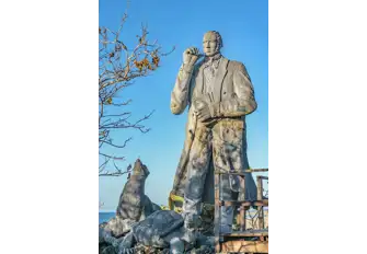 This statue of Darwin, next to a viewpoint at Cerro Tijeretas, San Cristobal, overlooks the bay where he first landed in 1835