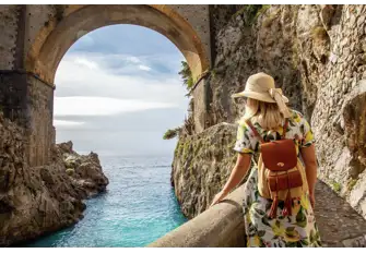 Nothing's more romantic than a day of sightseeing 