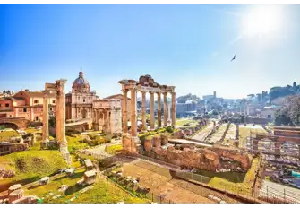 Discover the Roman ruins and visit the famous landmarks along the way