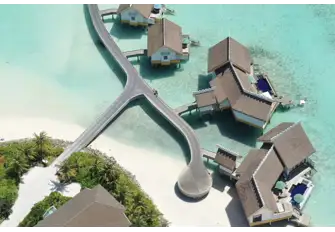 Visit these luxury resorts with your charter yacht 