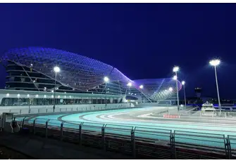 Race from dusk until dawn at Abu Dhabi Yas Marina Circuit