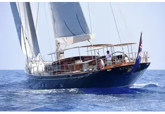 Length: 37.8m (124ft) | Guests: 14 in 7 cabins