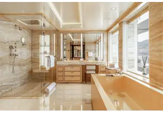 One of the two owner's en suites