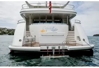 Hydraulic bathing platform, sport-fishing seat and a BBQ on the swim platform