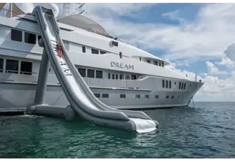 Length: 60m (196.9ft) | Guests: 12 in 7 cabins