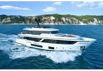 Charter in chic Italian style aboard JYC
