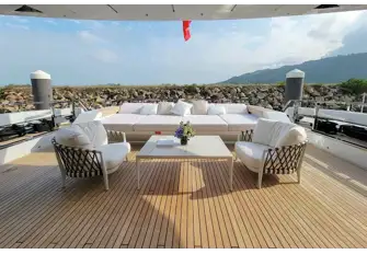 Seating and sun lounging on the main deck aft