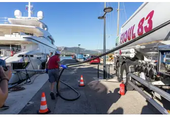 With no engine modifications at all, this biodegradable, 100 percent renewable fuel reduces CO2 emissions by 50-90 percent and toxic particulates by 80 percent. It's an absolute gamechanger