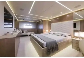 The lower deck owner's suite is full beam