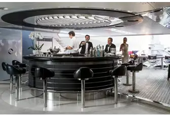Fabulous entertainment spaces blend with more reflective, intimate ones to satisfy every mood