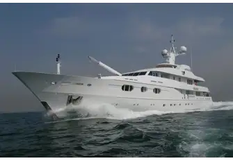 She has a top speed of 18 knots and cruises at 14 knots