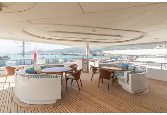 Bridge deck aft has a coffee lounge, which suits informal dining, plus a sit-up bar and banquette seating