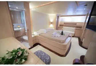 The lower deck owner's suite is full beam