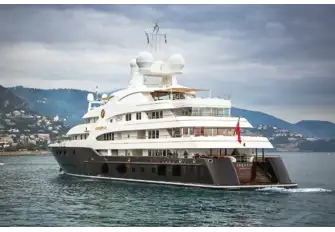 SARAFSA is a substantial yacht with six guest decks and an interior volume of 3,179GT