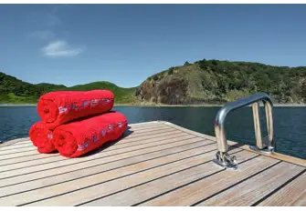 Dive in! The hydraulic transom becomes the ideal swim platform