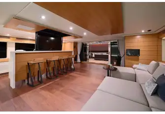 SUNONE - Looking aft in the sky lounge