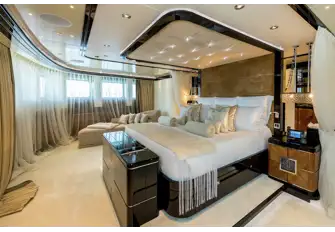 TALISMAN C - The opulent bedroom in the owner's suite