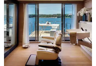 Enjoy your massage warmed by the sun and caressed by a gentle breeze