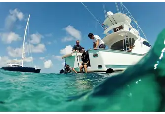 On some yachts you can learn to dive with a PADI-certified dive instructor