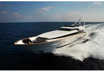 BLINK's semi-displacement hull and two diesel engines give you 24 knots to play with