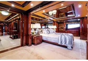 Full beam master suite