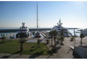 The ambiance is welcoming and relaxing, the services and connections are comprehensive