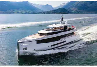 Next, the 33.9m (111.2ft) Feadship Lagoon Cruiser MOON SAND TOO, which was asking EUR 15,950,000, closed with the Burgess in Asia team representing the seller