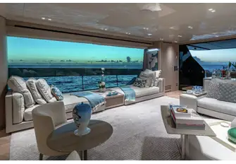 Endless views through massive windows