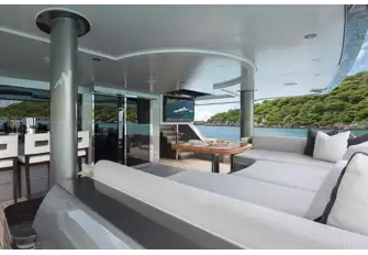Nikki Beach style sunpads, sit-up bar and flip down TV