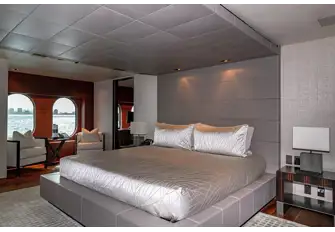 Full beam owner's suite on the main deck