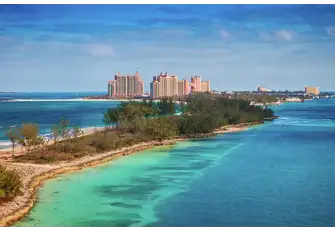 At the heart of all this unspoilt nature is Paradise Island, Nassau, where guests can visit casinos, nightclubs, spas and restaurants