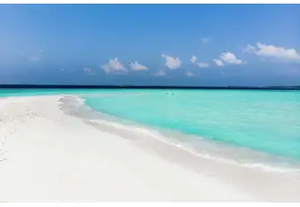 This beautiful stretch of virgin sand that emerges at low tide is also known as the mile-long sandbar