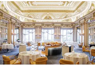 Le Louis XV - The decor hints at Versailles - the dress code is just as smart