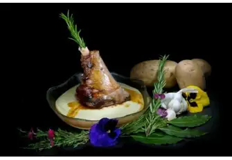 Quai des Artistes - Everyday French classics make this eatery a must