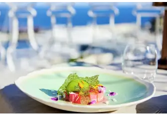 Yannick Alleno à l'Hôtel Hermitage - Simple reinventions of classic dishes are their trademark