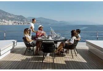 There's always time for an al fresco lunch