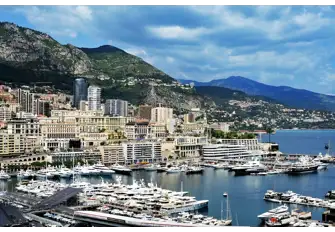 Watch the laps from your berth at Port Hercules