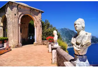 The cliff top terrace at Ravello's Villa Cimbrone