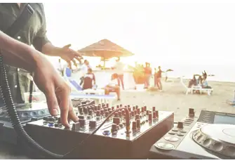 Take the tender ashore and stretch out on a daybed and late morning eases into the afternoon, all to a chilled live soundtrack