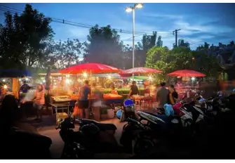 Discover the sights and sounds of a Thai night market