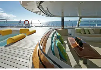 MONDANGO 3 - The curved glass panel rises to create a climate controlled 'winter garden' outside on the main deck