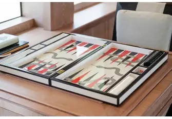 Backgammon in the saloon