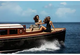 From water taxi to private expedition vessel, your tender will take you there